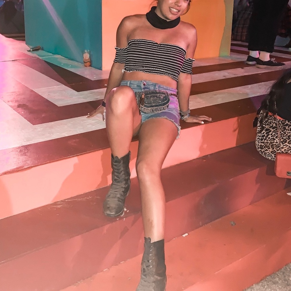 Meet your Posher, Delaney